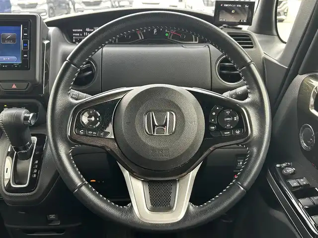 ホンダ Ｎ ＢＯＸ 兵庫県 2020(令2)年 3.2万km プラチナホワイトパール 純正7インチナビ/BTオーディオ/フルセグTV/前後ドライブレコーダー/ETC/両側パワースライドドア/パドルシフト/ハーフレザーシート/純正フロアマット/前席シートヒーター/ステアリングスイッチ/クルーズコントロール（追従走行アリ）/LEDライト