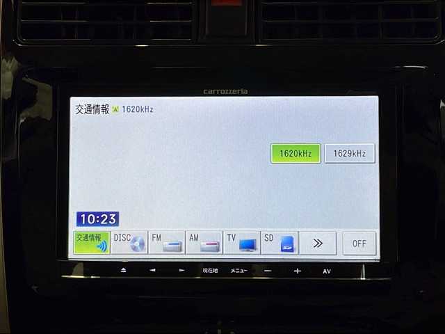スズキ ジムニー ランドベンチャー 福井県 2015(平27)年 10.6万km スチールシルバーM 社外ナビ/フルセグTV/ETC/シートヒーター/スタッドレスタイヤ車載/純正フロアマット/背面タイヤ/4WD/ABS/横滑り防止装置/ステアリングスイッチ/フォグランプ/電動格納ミラー/ヘッドライトレベライザー