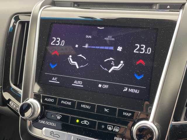 トヨタ クラウン ハイブリッド S エレガンススタイル 愛知県 2019(令1)年 2.6万km ホワイトパールクリスタルシャイン 純正ナビＴＳＳ/ブラインドスポットモニター/ＴＳＳ/レーダークルーズコントロール/ＰＣＳ/ＬＤＡ/オートマチックハイビーム/シートヒーター/コーナーセンサー/ステアリングヒーター/パドルシフト/フルセグ/Bluetooth/バックカメラ/純正アルミホイール/本革ステアリング