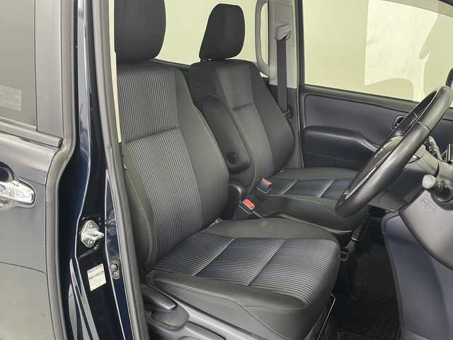 トヨタ ヴォクシー ZS 煌 茨城県 2015(平27)年 6.9万km ブラッキッシュアゲハガラスフレーク 純正８インチナビ　/後席モニター　/両側電動スライドドア　/バックカメラ　/ビルドインＥＴＣ　/ＨＤＭＩ　/ドアバイザー　/ＬＥＤヘッドライト　/フォグライト　/ドライブレコーダー　/純正アルミホイール　/スマートキー