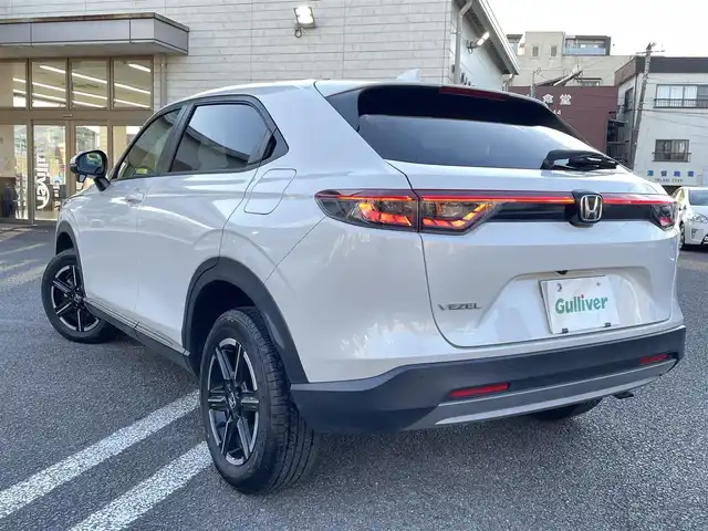 ホンダ ヴェゼル G 大分県 2023(令5)年 2万km プラチナホワイトパール プッシュスタート/スペアキー/ドラレコ（DVR-FR）/ETC/USB端子/ステアリングスイッチ/レーダークルーズコントロール/アイドリングストップ/LEDオートライト/電動格納ウインカーミラー/コーナーセンサー/レーンアシスト/衝突防止軽減システム/横滑り防止機能/ヒルディセントコントロール/シガーソケット