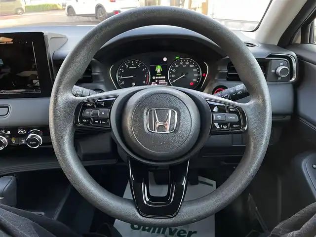 ホンダ ヴェゼル G 大分県 2023(令5)年 2万km プラチナホワイトパール プッシュスタート/スペアキー/ドラレコ（DVR-FR）/ETC/USB端子/ステアリングスイッチ/レーダークルーズコントロール/アイドリングストップ/LEDオートライト/電動格納ウインカーミラー/コーナーセンサー/レーンアシスト/衝突防止軽減システム/横滑り防止機能/ヒルディセントコントロール/シガーソケット