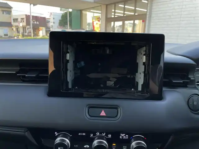 ホンダ ヴェゼル G 大分県 2023(令5)年 2万km プラチナホワイトパール プッシュスタート/スペアキー/ドラレコ（DVR-FR）/ETC/USB端子/ステアリングスイッチ/レーダークルーズコントロール/アイドリングストップ/LEDオートライト/電動格納ウインカーミラー/コーナーセンサー/レーンアシスト/衝突防止軽減システム/横滑り防止機能/ヒルディセントコントロール/シガーソケット