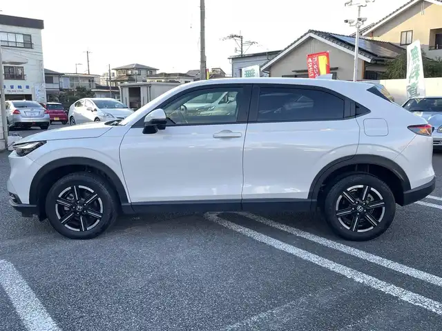 ホンダ ヴェゼル G 大分県 2023(令5)年 2万km プラチナホワイトパール プッシュスタート/スペアキー/ドラレコ（DVR-FR）/ETC/USB端子/ステアリングスイッチ/レーダークルーズコントロール/アイドリングストップ/LEDオートライト/電動格納ウインカーミラー/コーナーセンサー/レーンアシスト/衝突防止軽減システム/横滑り防止機能/ヒルディセントコントロール/シガーソケット