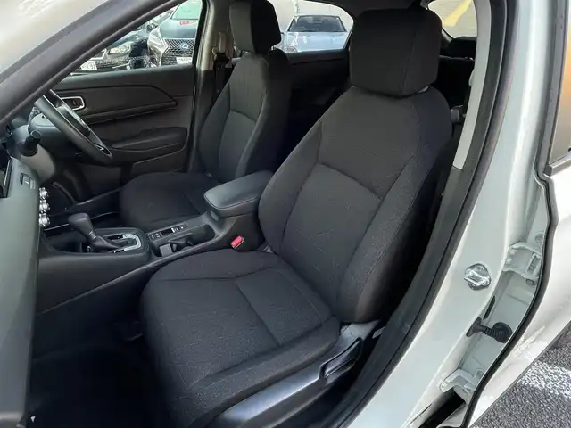 ホンダ ヴェゼル G 大分県 2023(令5)年 2万km プラチナホワイトパール プッシュスタート/スペアキー/ドラレコ（DVR-FR）/ETC/USB端子/ステアリングスイッチ/レーダークルーズコントロール/アイドリングストップ/LEDオートライト/電動格納ウインカーミラー/コーナーセンサー/レーンアシスト/衝突防止軽減システム/横滑り防止機能/ヒルディセントコントロール/シガーソケット