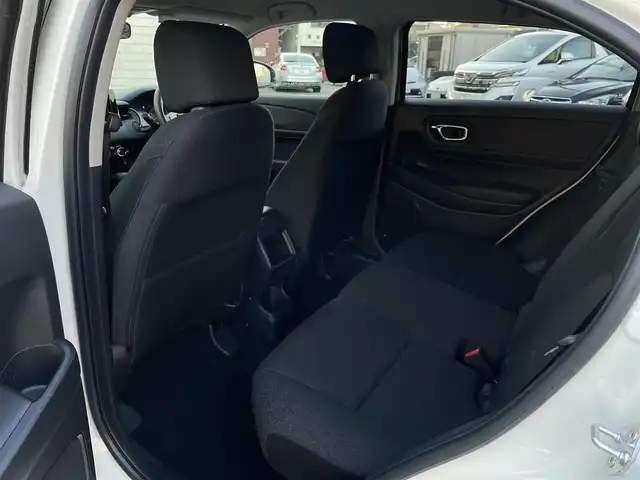 ホンダ ヴェゼル G 大分県 2023(令5)年 2万km プラチナホワイトパール プッシュスタート/スペアキー/ドラレコ（DVR-FR）/ETC/USB端子/ステアリングスイッチ/レーダークルーズコントロール/アイドリングストップ/LEDオートライト/電動格納ウインカーミラー/コーナーセンサー/レーンアシスト/衝突防止軽減システム/横滑り防止機能/ヒルディセントコントロール/シガーソケット