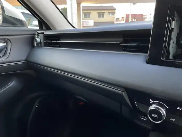 ホンダ ヴェゼル G 大分県 2023(令5)年 2万km プラチナホワイトパール プッシュスタート/スペアキー/ドラレコ（DVR-FR）/ETC/USB端子/ステアリングスイッチ/レーダークルーズコントロール/アイドリングストップ/LEDオートライト/電動格納ウインカーミラー/コーナーセンサー/レーンアシスト/衝突防止軽減システム/横滑り防止機能/ヒルディセントコントロール/シガーソケット