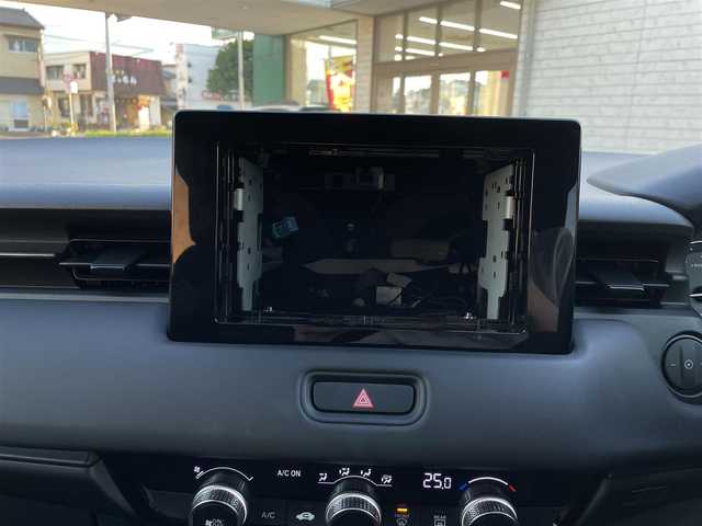 ホンダ ヴェゼル G 大分県 2023(令5)年 2万km プラチナホワイトパール プッシュスタート/スペアキー/ドラレコ（DVR-FR）/ETC/USB端子/ステアリングスイッチ/レーダークルーズコントロール/アイドリングストップ/LEDオートライト/電動格納ウインカーミラー/コーナーセンサー/レーンアシスト/衝突防止軽減システム/横滑り防止機能/ヒルディセントコントロール/シガーソケット