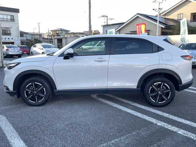 ホンダ ヴェゼル G 大分県 2023(令5)年 2万km プラチナホワイトパール プッシュスタート/スペアキー/ドラレコ（DVR-FR）/ETC/USB端子/ステアリングスイッチ/レーダークルーズコントロール/アイドリングストップ/LEDオートライト/電動格納ウインカーミラー/コーナーセンサー/レーンアシスト/衝突防止軽減システム/横滑り防止機能/ヒルディセントコントロール/シガーソケット