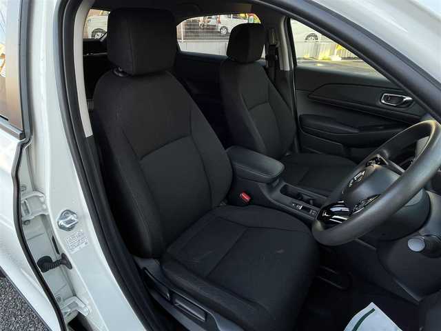 ホンダ ヴェゼル G 大分県 2023(令5)年 2万km プラチナホワイトパール プッシュスタート/スペアキー/ドラレコ（DVR-FR）/ETC/USB端子/ステアリングスイッチ/レーダークルーズコントロール/アイドリングストップ/LEDオートライト/電動格納ウインカーミラー/コーナーセンサー/レーンアシスト/衝突防止軽減システム/横滑り防止機能/ヒルディセントコントロール/シガーソケット