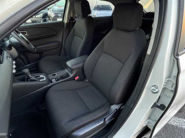 ホンダ ヴェゼル G 大分県 2023(令5)年 2万km プラチナホワイトパール プッシュスタート/スペアキー/ドラレコ（DVR-FR）/ETC/USB端子/ステアリングスイッチ/レーダークルーズコントロール/アイドリングストップ/LEDオートライト/電動格納ウインカーミラー/コーナーセンサー/レーンアシスト/衝突防止軽減システム/横滑り防止機能/ヒルディセントコントロール/シガーソケット