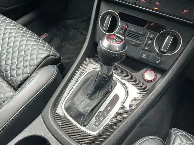 アウディ ＲＳＱ３ 新潟県 2016(平28)年 5.4万km 青Ｍ メモリナビ/バックカメラ/アイドリングストップ/ウィンカーミラー/クルーズコントロール/ドアバイザー/プッシュスタート/パワーバックドア/ETC/BOSEスピーカー/ダウンヒル/クリアランスソナー/スタッドレスタイヤ/パドルシフト