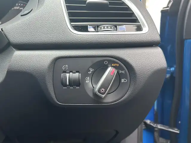 アウディ ＲＳＱ３ 新潟県 2016(平28)年 5.4万km 青Ｍ メモリナビ/バックカメラ/アイドリングストップ/ウィンカーミラー/クルーズコントロール/ドアバイザー/プッシュスタート/パワーバックドア/ETC/BOSEスピーカー/ダウンヒル/クリアランスソナー/スタッドレスタイヤ/パドルシフト