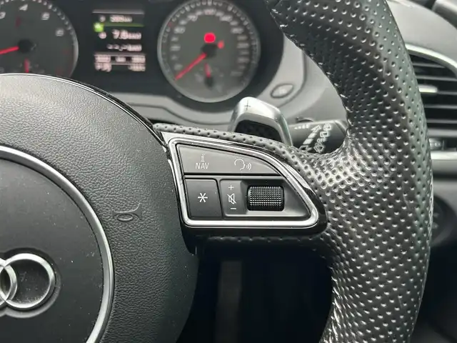 アウディ ＲＳＱ３ 新潟県 2016(平28)年 5.4万km 青Ｍ メモリナビ/バックカメラ/アイドリングストップ/ウィンカーミラー/クルーズコントロール/ドアバイザー/プッシュスタート/パワーバックドア/ETC/BOSEスピーカー/ダウンヒル/クリアランスソナー/スタッドレスタイヤ/パドルシフト