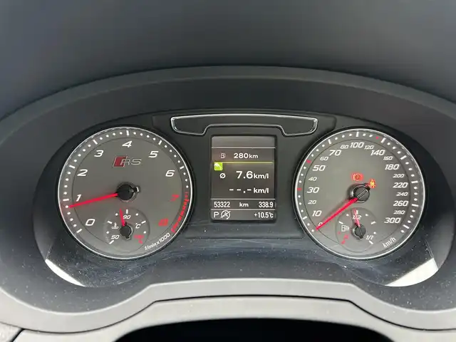 アウディ ＲＳＱ３ 新潟県 2016(平28)年 5.4万km 青Ｍ メモリナビ/バックカメラ/アイドリングストップ/ウィンカーミラー/クルーズコントロール/ドアバイザー/プッシュスタート/パワーバックドア/ETC/BOSEスピーカー/ダウンヒル/クリアランスソナー/スタッドレスタイヤ/パドルシフト