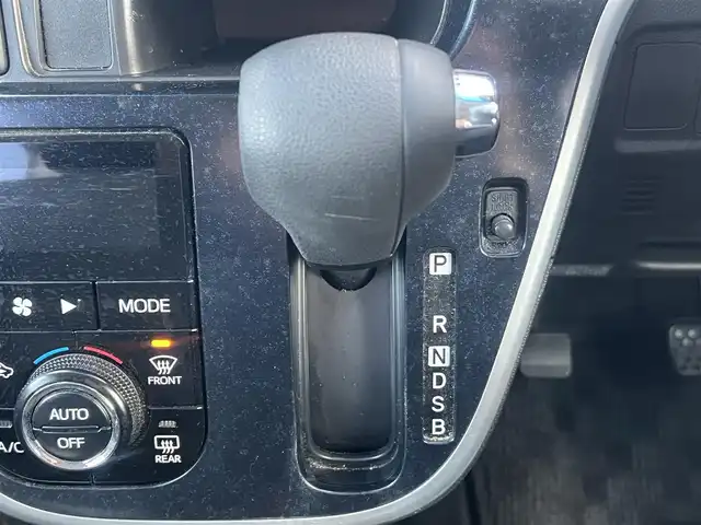 ダイハツ ムーヴ カスタム X ハイパー SA 秋田県 2014(平26)年 9.4万km ブラックマイカメタリック ４WD/スマートアシスト/誤発進抑制機能/LEDヘッドライト/社外メモリナビ（DVD/CD/BT/AM/FM）/フルセグ（走行中視聴可能）/バックカメラ/ダイハツ純正１４インチアルミ（夏タイヤ装着）/スマートキー/アイドリングストップ/プッシュスタート/ステアリングスイッチ/純正フロアマット/純正ドアバイザー/オートライト/オートエアコン/パワーステアリング/パワーウィンドウ/横滑り防止/盗難防止装置/寒冷地仕様/電動格納ウィンカーミラー/保証書/取扱説明書/記録簿/スペアキー×１