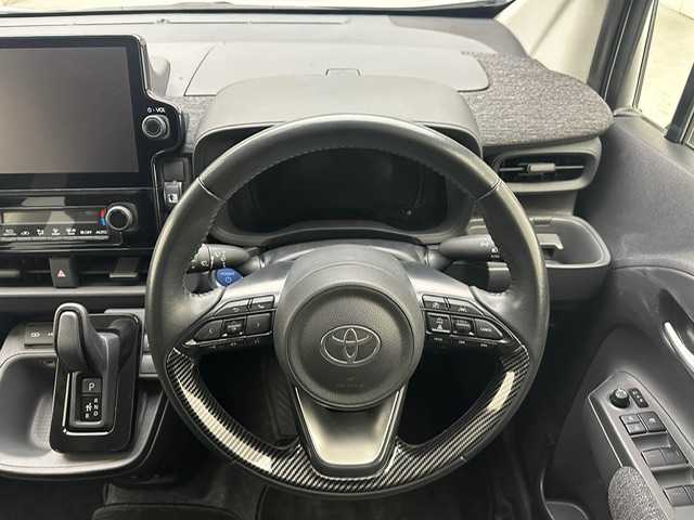 トヨタ シエンタ ハイブリッド Z 兵庫県 2022(令4)年 5.8万km アーバンカーキ 純正メモリナビ(Bluetooth/USB/フルセグ/Miracast)/バックカメラ/追従型クルーズコントロール/両側パワースライドドア/ブラインドスポットモニター/コーナーセンサー/オートライト/オートマチックハイビーム/LEDヘッドライト/AC100Vコンセント/社外フロアマット/ビルトインETC/スマートキー