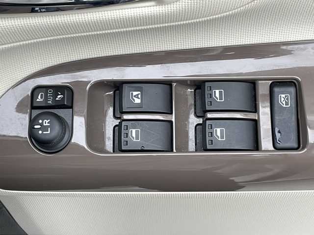 ダイハツ ムーヴ キャンバス G メイクアップ SA Ⅲ 千葉県 2018(平30)年 3.9万km パールホワイトⅢ/ナチュラルベージュマイカメタリック 2トーン 衝突軽減ブレーキ/レーンキープアシスト/バックカメラ/純正SDナビ/（フルセグ/Bluetooth/CD/DVD/FM/AM）/ETC/ドライブレコーダー（前のみ）/アイドリングストップ/両側パワースライドドア/LEDヘッドライト/フォグライト/電動格納ミラー/純正フロアマット/純正サイドバイザー/Wエアバッグ