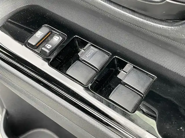トヨタ アクア S スタイルブラック 岩手県 2018(平30)年 3.2万km ホワイトパールクリスタルシャイン セーフティセンス/　・プリクラッシュセーフティ/　・レーンディパーチャーアラート/　・ダプティブハイビームシステム/　・オートマチックハイビーム/純正メモリナビ/　CD/BT/ワンセグTV/バックカメラ/オートライト/スマートキー/ビルトインETC