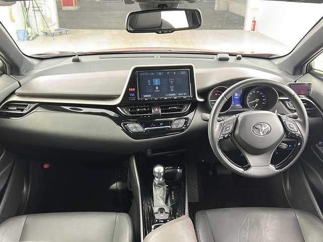 トヨタ Ｃ－ＨＲ G 愛知県 2017(平29)年 5.7万km センシュアルレッドマイカ 純正9インチナビ/・フルセグTV/・Bluetooth/・バックカメラ/・DVD/CD/・HDMI/モデリスタエアロ/レザーシートヒーター/前席シートヒーター/ビルトインETC/衝突軽減/レーダークルーズコントロール/AC１００V/BSM