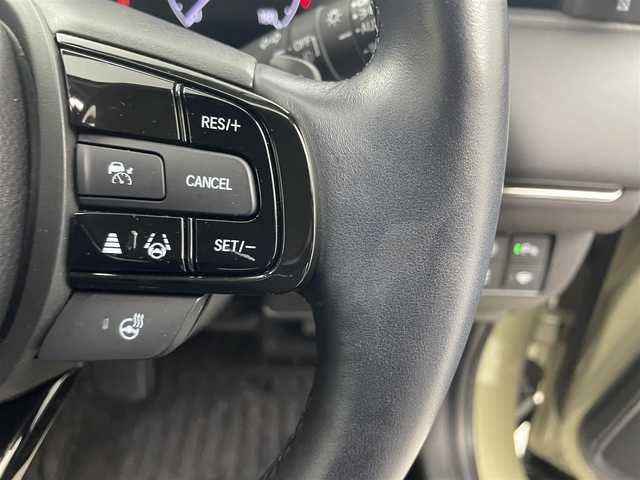 ホンダ ヴェゼル ハイブリッド e:HEV Z 愛知県 2023(令5)年 1.7万km サンドカーキパール 純正9インチディスプレイオーディオ/（BT/AM/FM/フルセグTV）/全方位バックカメラ/ハーフレザーシート/前席シートヒーター/置くだけ充電/電動リアゲート/HondaSENSING/・アダクティブクルーズコントロール/・衝突軽減ブレーキ/・ブラインドスポッとモニター/・レーンキープアシスト/スポーツモード/エコノミーモード/純正18インチAW/純正フロアマット/ドアバイザー/純正フロアマット/トノカバー/純正18インチAW
