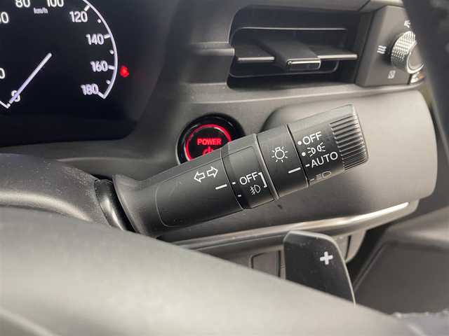 ホンダ ヴェゼル ハイブリッド e:HEV Z 愛知県 2023(令5)年 1.7万km サンドカーキパール 純正9インチディスプレイオーディオ/（BT/AM/FM/フルセグTV）/全方位バックカメラ/ハーフレザーシート/前席シートヒーター/置くだけ充電/電動リアゲート/HondaSENSING/・アダクティブクルーズコントロール/・衝突軽減ブレーキ/・ブラインドスポッとモニター/・レーンキープアシスト/スポーツモード/エコノミーモード/純正18インチAW/純正フロアマット/ドアバイザー/純正フロアマット/トノカバー/純正18インチAW