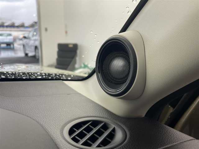 ホンダ ヴェゼル ハイブリッド e:HEV Z 愛知県 2023(令5)年 1.7万km サンドカーキパール 純正9インチディスプレイオーディオ/（BT/AM/FM/フルセグTV）/全方位バックカメラ/ハーフレザーシート/前席シートヒーター/置くだけ充電/電動リアゲート/HondaSENSING/・アダクティブクルーズコントロール/・衝突軽減ブレーキ/・ブラインドスポッとモニター/・レーンキープアシスト/スポーツモード/エコノミーモード/純正18インチAW/純正フロアマット/ドアバイザー/純正フロアマット/トノカバー/純正18インチAW