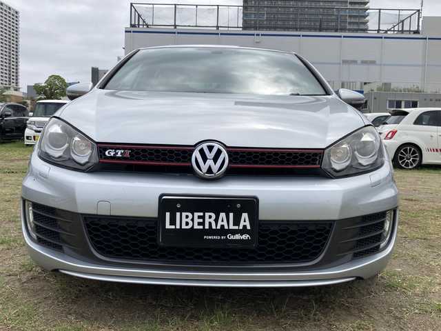 フォルクスワーゲン ゴルフ GTi 東京都 2011(平23)年 7万km リフレックスシルバーメタリック 社外HDDナビ（DVD再生機能付）/ワンセグTV/ETC/黒革シート/運転席側パワーシート/シートヒーター（D席/N席）/オートライト/クルーズコントロール/純正18インチAW