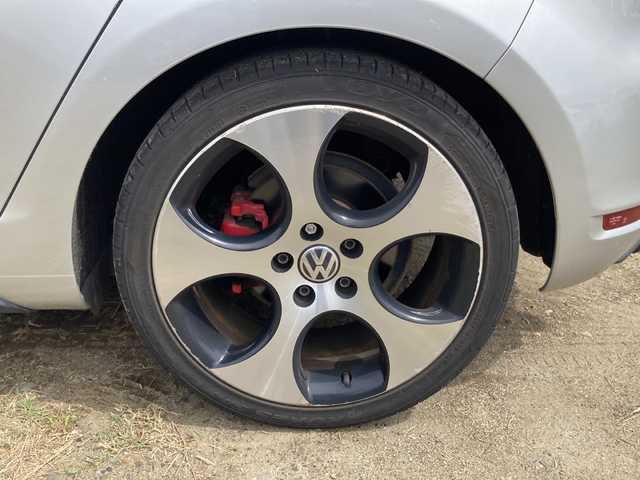 フォルクスワーゲン ゴルフ GTi 東京都 2011(平23)年 7万km リフレックスシルバーメタリック 社外HDDナビ（DVD再生機能付）/ワンセグTV/ETC/黒革シート/運転席側パワーシート/シートヒーター（D席/N席）/オートライト/クルーズコントロール/純正18インチAW