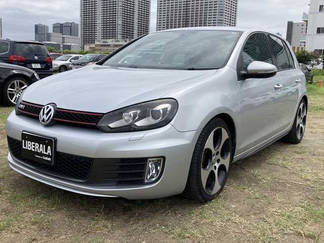 フォルクスワーゲン ゴルフ GTi 東京都 2011(平23)年 7万km リフレックスシルバーメタリック 社外HDDナビ（DVD再生機能付）/ワンセグTV/ETC/黒革シート/運転席側パワーシート/シートヒーター（D席/N席）/オートライト/クルーズコントロール/純正18インチAW