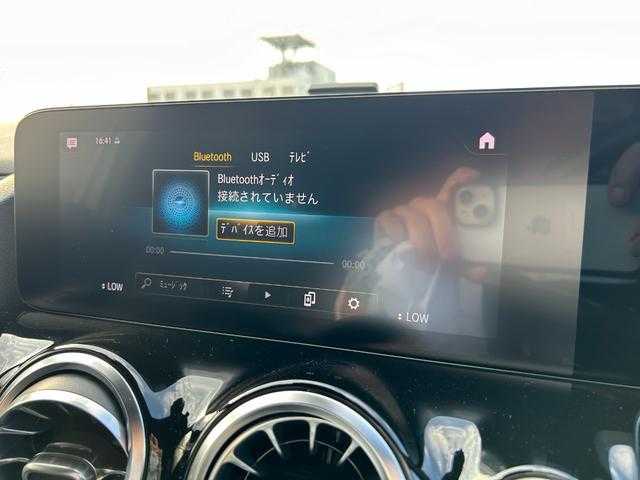メルセデス・ベンツ ＧＬＡ２００ｄ 4マチック AMGライン 埼玉県 2020(令2)年 2.6万km ポーラホワイト パノラミックスライディングルーフ /黒半革シート /レーダーセーフティパッケージ /純正ナビ /360度カメラ /フルセグTV /パワーシート /シートヒーター /パワーバックドア /ドライブレコーダー /ETC