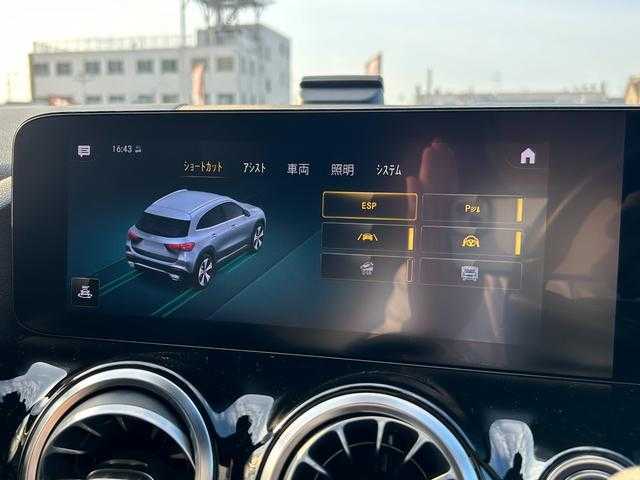 メルセデス・ベンツ ＧＬＡ２００ｄ 4マチック AMGライン 埼玉県 2020(令2)年 2.6万km ポーラホワイト パノラミックスライディングルーフ /黒半革シート /レーダーセーフティパッケージ /純正ナビ /360度カメラ /フルセグTV /パワーシート /シートヒーター /パワーバックドア /ドライブレコーダー /ETC