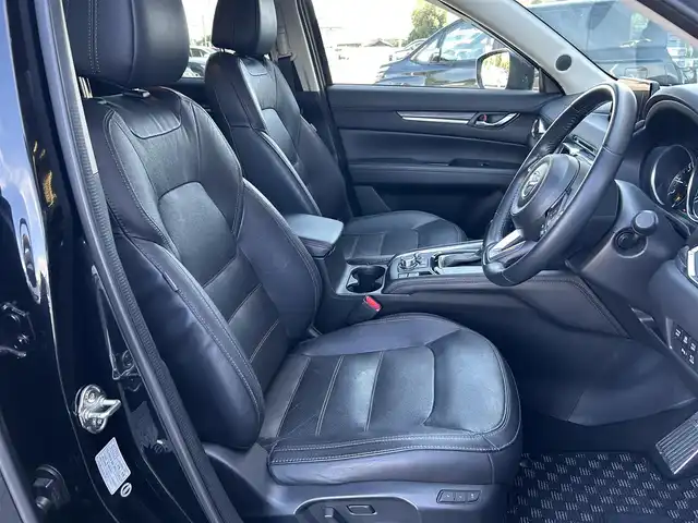 マツダ ＣＸ－５ XD Lパッケージ 栃木県 2017(平29)年 5.2万km ジェットブラックマイカ SBS/SCBS/サンルーフ/BOSEサウンド/マツダコネクトナビ/フルセグTV/DVD/Bluetooth/USB/バック/サイドカメラ/ETC/社外16インチAW＋ホワイトレターR/Tタイヤ/黒革シート/シートヒーター/パワーシート/パワーバックドア/レーダークルーズコントロール/ヘッドアップディスプレイ/ブラインドスポットモニター/純正ラバーマット積込/ラゲッジトレイ/トノカバー/ステアリングリモコン/スマートキー/LEDヘッドライト/フォグランプ/LEDルームランプ