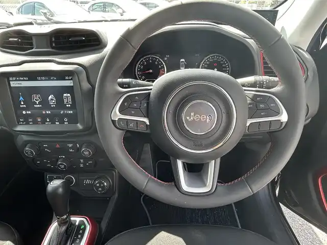 クライスラー・ジープ ジープ レネゲード トレイルホーク 奈良県 2021(令3)年 2.8万km ブラック 1オーナー/4WD/純正ディーラーナビ/BT/USB//ルーフレーン/レーンキープアシスト/コーナーセンサー/クルコン/横滑り防止装置/バックカメラ/ドラレコ/スタッドレスタイヤ/純正フロアマット/オートLEDライト/保証書・取説・スペアキー付