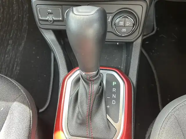 クライスラー・ジープ ジープ レネゲード トレイルホーク 奈良県 2021(令3)年 2.8万km ブラック 1オーナー/4WD/純正ディーラーナビ/BT/USB//ルーフレーン/レーンキープアシスト/コーナーセンサー/クルコン/横滑り防止装置/バックカメラ/ドラレコ/スタッドレスタイヤ/純正フロアマット/オートLEDライト/保証書・取説・スペアキー付