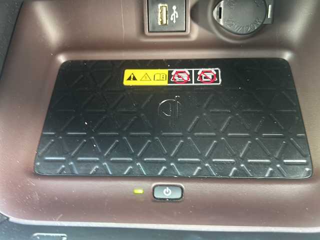 トヨタ ＲＡＶ４ G Zパッケージ 鳥取県 2023(令5)年 2.5万km プラチナホワイトパールマイカ スマートエントリー＆プッシュスタートシステム/本革巻きステアリング＆シフトノブ/前席シートヒーター／ベンチレーション機能/ステアリングヒーター/USB Type-C端子/ハンズフリーパワーバックドア/デジタルインナーミラー/T-Connectナビ（9インチ画面）/ハイレゾ対応サウンドパッケージ/電動パーキングブレーキ/ブラインドスポットモニター/ダイナミックトルクベクタリングAWD/マルチテレインセレクト/ダウンヒルアシストコントロール/スノーモード/Toyota Safety Sense/フルセグテレビ/ETC/ドライブレコーダー