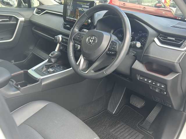 トヨタ ＲＡＶ４ G Zパッケージ 鳥取県 2023(令5)年 2.5万km プラチナホワイトパールマイカ スマートエントリー＆プッシュスタートシステム/本革巻きステアリング＆シフトノブ/前席シートヒーター／ベンチレーション機能/ステアリングヒーター/USB Type-C端子/ハンズフリーパワーバックドア/デジタルインナーミラー/T-Connectナビ（9インチ画面）/ハイレゾ対応サウンドパッケージ/電動パーキングブレーキ/ブラインドスポットモニター/ダイナミックトルクベクタリングAWD/マルチテレインセレクト/ダウンヒルアシストコントロール/スノーモード/Toyota Safety Sense/フルセグテレビ/ETC/ドライブレコーダー