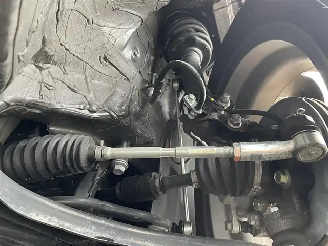 スズキ ソリオ バンディット HV MV 滋賀県 2024(令6)年 0.3万km スーパーブラックパール デュアルカメラブレーキサポート/全方位カメラ/ヘッドアップディスプレイ/コーナーセンサー/両側パワースライドドア/クルーズコントロール/レーントレーシングアシスト/アイドリングストップ/横滑り防止装置/革巻きステアリング/ステアリングスイッチ/オートライト/LEDヘッドライト/フロントフォグライト/純正フロアマット/電格ミラー/スマートキー/スペアキー