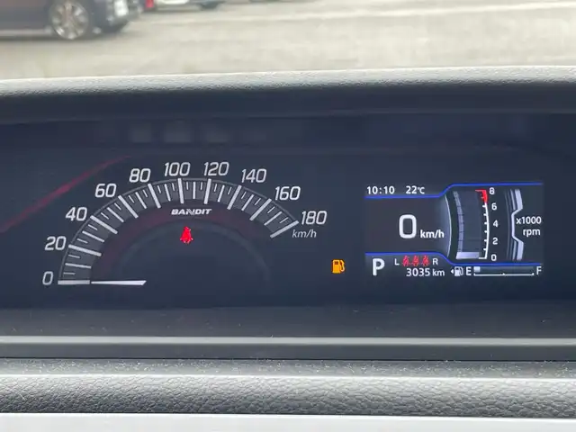 スズキ ソリオ バンディット HV MV 滋賀県 2024(令6)年 0.3万km スーパーブラックパール デュアルカメラブレーキサポート/全方位カメラ/ヘッドアップディスプレイ/コーナーセンサー/両側パワースライドドア/クルーズコントロール/レーントレーシングアシスト/アイドリングストップ/横滑り防止装置/革巻きステアリング/ステアリングスイッチ/オートライト/LEDヘッドライト/フロントフォグライト/純正フロアマット/電格ミラー/スマートキー/スペアキー