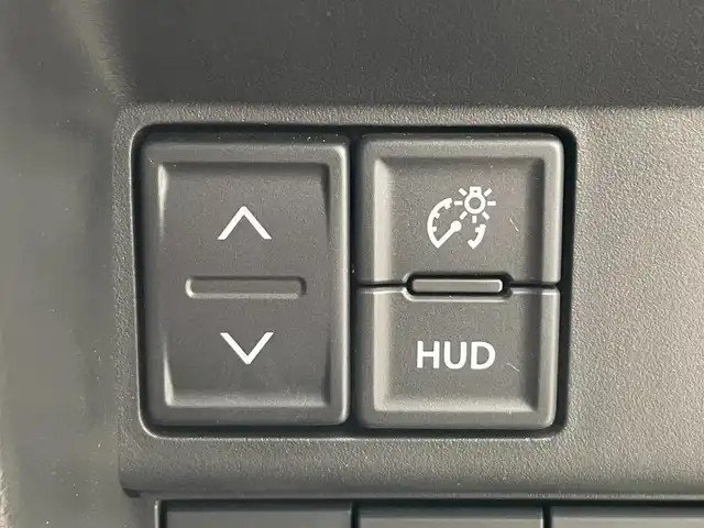 スズキ ソリオ バンディット HV MV 滋賀県 2024(令6)年 0.3万km スーパーブラックパール デュアルカメラブレーキサポート/全方位カメラ/ヘッドアップディスプレイ/コーナーセンサー/両側パワースライドドア/クルーズコントロール/レーントレーシングアシスト/アイドリングストップ/横滑り防止装置/革巻きステアリング/ステアリングスイッチ/オートライト/LEDヘッドライト/フロントフォグライト/純正フロアマット/電格ミラー/スマートキー/スペアキー