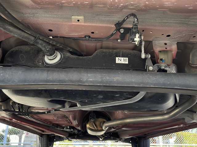 スズキ ハスラー Jスタイル 山口県 2021(令3)年 2万km フェニックスレッドパール/ガンメタリック2トーンルーフ 純正SDナビ　【CN-RZ765W】/・アラウンドビューモニター/・Bluetooth接続/・DVD再生機能有/・フルセグTV/ドライブレコーダー/スズキセーフティサポート/・誤発進抑制機能/・車線逸脱警報/・車線逸脱抑制機能/・ふらつき警報/・先行車発進お知らせ機能/・標識認識機能/・後退時ブレーキサポート/・後方誤発進抑制機能/・リヤパーキングセンサー/純正フロアマット/USB入力端子/スマートキー/プッシュスタート/スペアキー1本/ハーフレザーシート/シートヒーター/ルーフレール/純正LEDライト/純正15インチアルミホイール/ドアバイザー/ウィンカーミラー