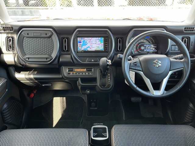 スズキ ハスラー Jスタイル 山口県 2021(令3)年 2万km フェニックスレッドパール/ガンメタリック2トーンルーフ 純正SDナビ　【CN-RZ765W】/・アラウンドビューモニター/・Bluetooth接続/・DVD再生機能有/・フルセグTV/ドライブレコーダー/スズキセーフティサポート/・誤発進抑制機能/・車線逸脱警報/・車線逸脱抑制機能/・ふらつき警報/・先行車発進お知らせ機能/・標識認識機能/・後退時ブレーキサポート/・後方誤発進抑制機能/・リヤパーキングセンサー/純正フロアマット/USB入力端子/スマートキー/プッシュスタート/スペアキー1本/ハーフレザーシート/シートヒーター/ルーフレール/純正LEDライト/純正15インチアルミホイール/ドアバイザー/ウィンカーミラー