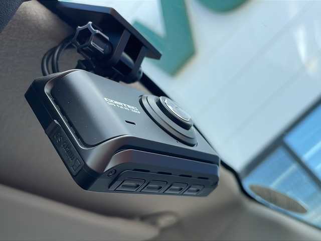 スズキ ハスラー Jスタイル 山口県 2021(令3)年 2万km フェニックスレッドパール/ガンメタリック2トーンルーフ 純正SDナビ　【CN-RZ765W】/・アラウンドビューモニター/・Bluetooth接続/・DVD再生機能有/・フルセグTV/ドライブレコーダー/スズキセーフティサポート/・誤発進抑制機能/・車線逸脱警報/・車線逸脱抑制機能/・ふらつき警報/・先行車発進お知らせ機能/・標識認識機能/・後退時ブレーキサポート/・後方誤発進抑制機能/・リヤパーキングセンサー/純正フロアマット/USB入力端子/スマートキー/プッシュスタート/スペアキー1本/ハーフレザーシート/シートヒーター/ルーフレール/純正LEDライト/純正15インチアルミホイール/ドアバイザー/ウィンカーミラー