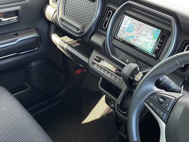 スズキ ハスラー Jスタイル 山口県 2021(令3)年 2万km フェニックスレッドパール/ガンメタリック2トーンルーフ 純正SDナビ　【CN-RZ765W】/・アラウンドビューモニター/・Bluetooth接続/・DVD再生機能有/・フルセグTV/ドライブレコーダー/スズキセーフティサポート/・誤発進抑制機能/・車線逸脱警報/・車線逸脱抑制機能/・ふらつき警報/・先行車発進お知らせ機能/・標識認識機能/・後退時ブレーキサポート/・後方誤発進抑制機能/・リヤパーキングセンサー/純正フロアマット/USB入力端子/スマートキー/プッシュスタート/スペアキー1本/ハーフレザーシート/シートヒーター/ルーフレール/純正LEDライト/純正15インチアルミホイール/ドアバイザー/ウィンカーミラー