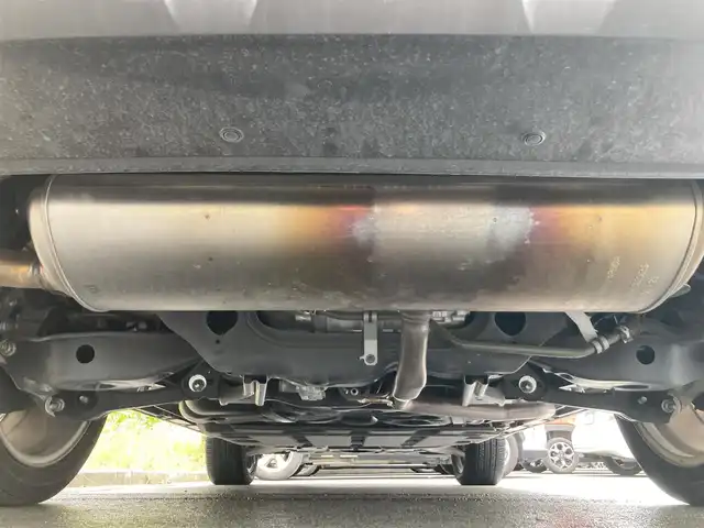 三菱 アウトランダー ＰＨＥＶ P 静岡県 2022(令4)年 2.1万km ホワイトダイヤモンド 純正メモリーナビ/　AM FM Bluetooth USB AppleCarPlay AndroidAuto/フルセグTV/ビルトインETC2.0/前後方ドライブレコーダー/LEDオートヘッドランプ/パワーシート(前席)/シートヒーター(前席)/パワーバックドア/ステアリングヒーター/前後方クリアランスソナー/純正20インチアルミホイール/ヘッドアップディスプレイ/スマートキー2本/サンルーフ/BOSEプレミアムサウンド/アラウンドビューモニター/ホワイトレザーシート