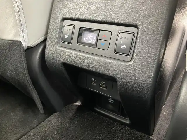 三菱 アウトランダー ＰＨＥＶ P 静岡県 2022(令4)年 2.1万km ホワイトダイヤモンド 純正メモリーナビ/　AM FM Bluetooth USB AppleCarPlay AndroidAuto/フルセグTV/ビルトインETC2.0/前後方ドライブレコーダー/LEDオートヘッドランプ/パワーシート(前席)/シートヒーター(前席)/パワーバックドア/ステアリングヒーター/前後方クリアランスソナー/純正20インチアルミホイール/ヘッドアップディスプレイ/スマートキー2本/サンルーフ/BOSEプレミアムサウンド/アラウンドビューモニター/ホワイトレザーシート