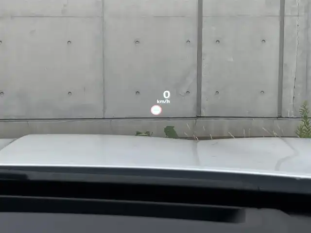 三菱 アウトランダー ＰＨＥＶ P 静岡県 2022(令4)年 2.1万km ホワイトダイヤモンド 純正メモリーナビ/　AM FM Bluetooth USB AppleCarPlay AndroidAuto/フルセグTV/ビルトインETC2.0/前後方ドライブレコーダー/LEDオートヘッドランプ/パワーシート(前席)/シートヒーター(前席)/パワーバックドア/ステアリングヒーター/前後方クリアランスソナー/純正20インチアルミホイール/ヘッドアップディスプレイ/スマートキー2本/サンルーフ/BOSEプレミアムサウンド/アラウンドビューモニター/ホワイトレザーシート