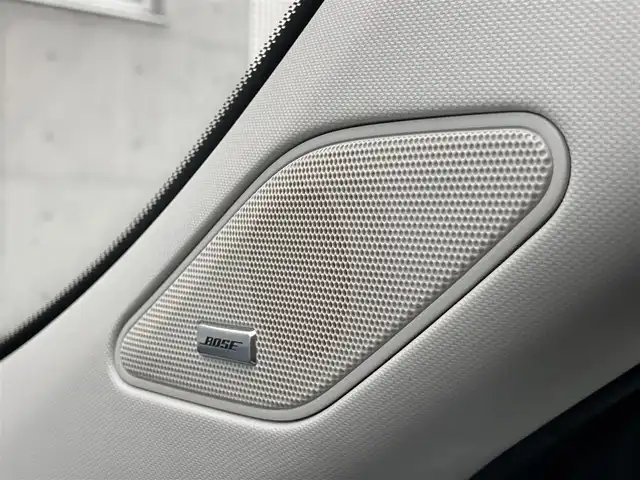 三菱 アウトランダー ＰＨＥＶ P 静岡県 2022(令4)年 2.1万km ホワイトダイヤモンド 純正メモリーナビ/　AM FM Bluetooth USB AppleCarPlay AndroidAuto/フルセグTV/ビルトインETC2.0/前後方ドライブレコーダー/LEDオートヘッドランプ/パワーシート(前席)/シートヒーター(前席)/パワーバックドア/ステアリングヒーター/前後方クリアランスソナー/純正20インチアルミホイール/ヘッドアップディスプレイ/スマートキー2本/サンルーフ/BOSEプレミアムサウンド/アラウンドビューモニター/ホワイトレザーシート