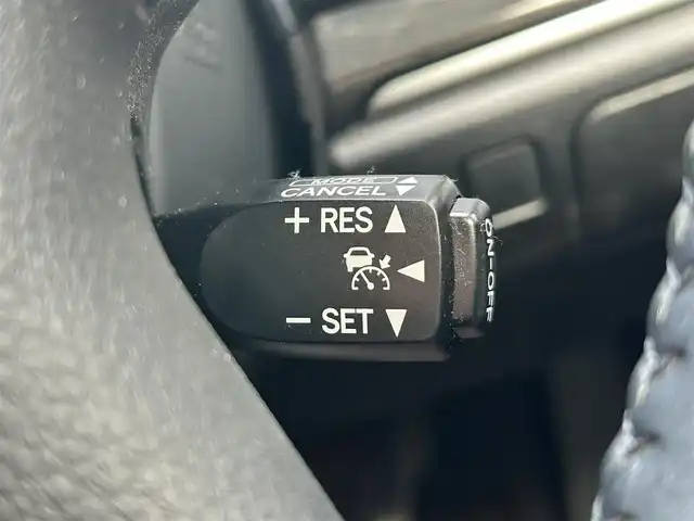 トヨタ クラウン ハイブリッド アスリートS 熊本県 2013(平25)年 4.8万km ホワイトパールクリスタルシャイン 純正ナビ/・フルセグTV/BT/DVD/AM/FM/バックカメラ/インテリジェントクリアランスソナー/プリクラッシュセーフティ機能/横滑り防止装置/車両接近警告機能/レーンキープアシスト/ACC/パワーシート/・シートヒーター/革巻きステアリング/・ステアリングスイッチ/・ステアリングヒーター/オートライト/・フォグランプ/電動格納ミラー/・ウィンカーミラー/純正ドアバイザー/純正AW/ドライブレコーダー/ビルトインETC/リアサンシェード