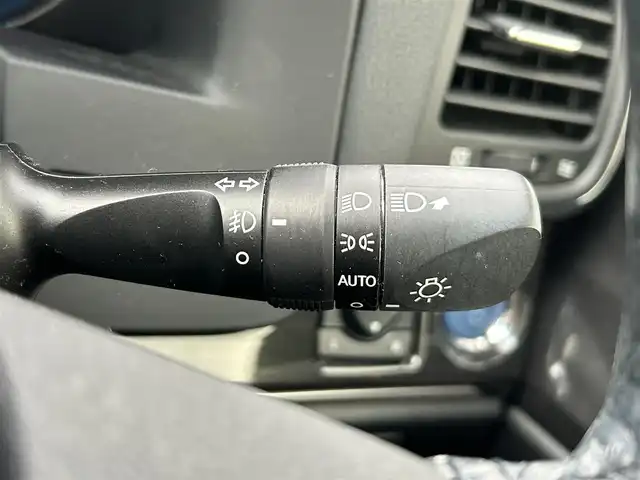 トヨタ クラウン ハイブリッド アスリートS 熊本県 2013(平25)年 4.8万km ホワイトパールクリスタルシャイン 純正ナビ/・フルセグTV/BT/DVD/AM/FM/バックカメラ/インテリジェントクリアランスソナー/プリクラッシュセーフティ機能/横滑り防止装置/車両接近警告機能/レーンキープアシスト/ACC/パワーシート/・シートヒーター/革巻きステアリング/・ステアリングスイッチ/・ステアリングヒーター/オートライト/・フォグランプ/電動格納ミラー/・ウィンカーミラー/純正ドアバイザー/純正AW/ドライブレコーダー/ビルトインETC/リアサンシェード